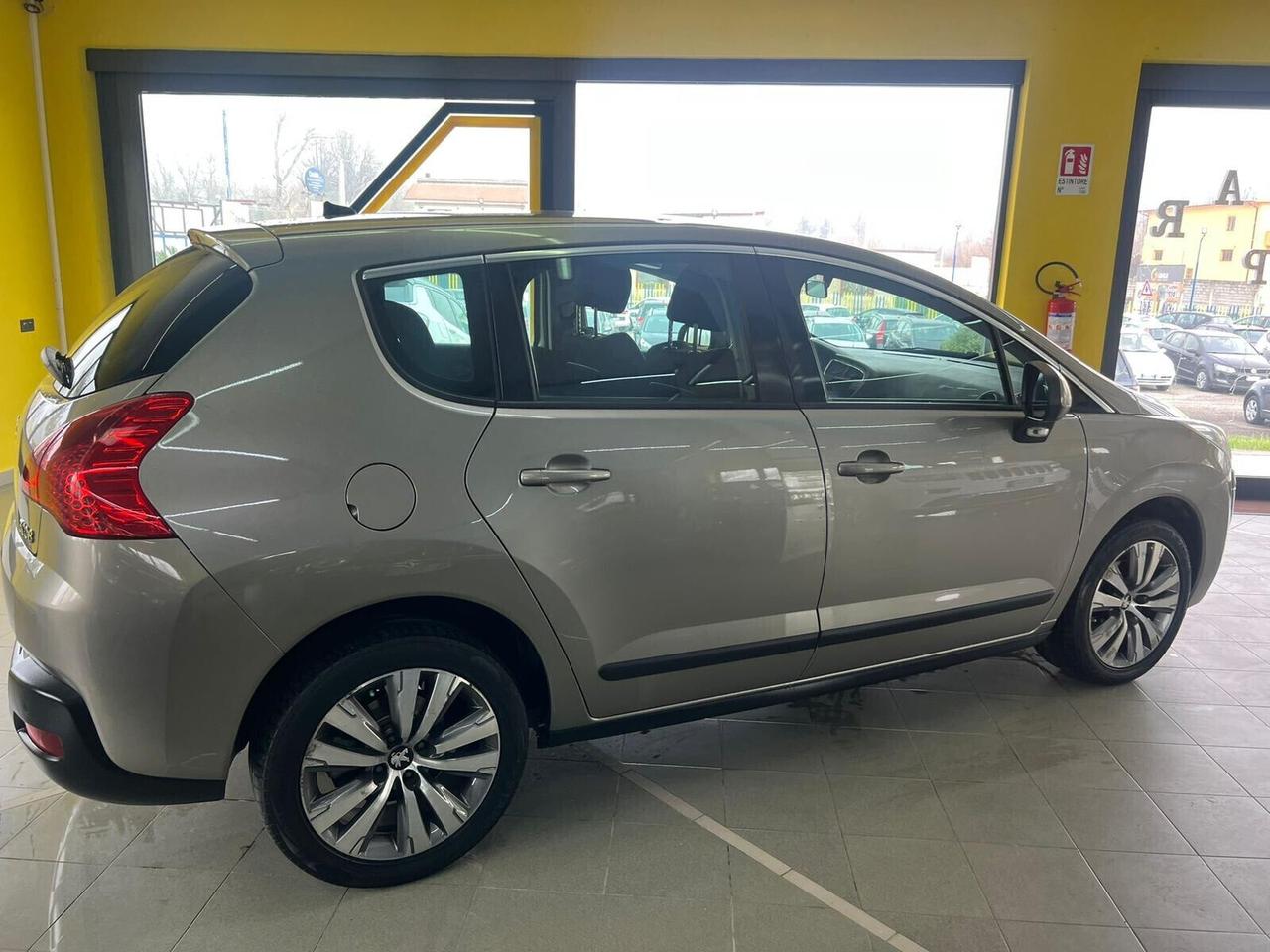 Peugeot 3008 1.6 HDi 110CV cambio automatico
