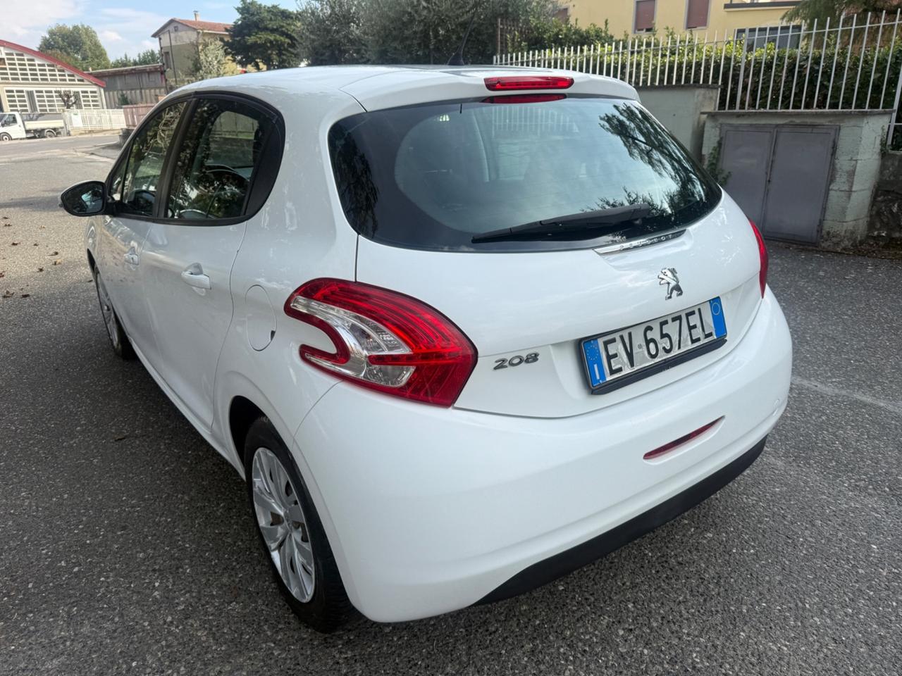 Peugeot 208 PureTech 82 5 porte Allure