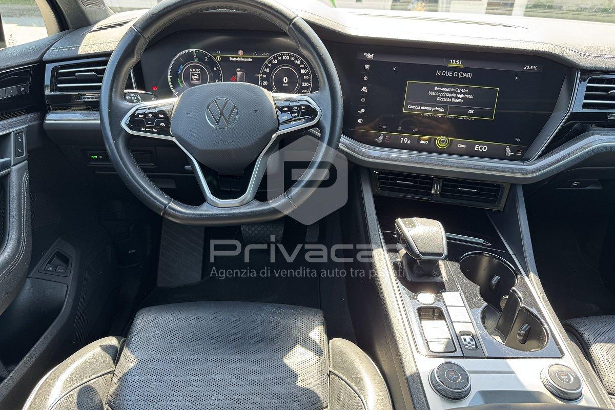 VOLKSWAGEN Touareg 3.0 V6 TSI eHybrid Elegance