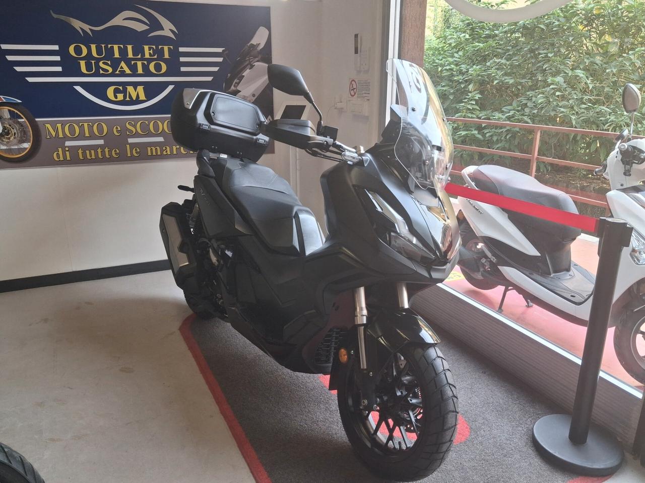 Honda ADV 350 ABS + TCS