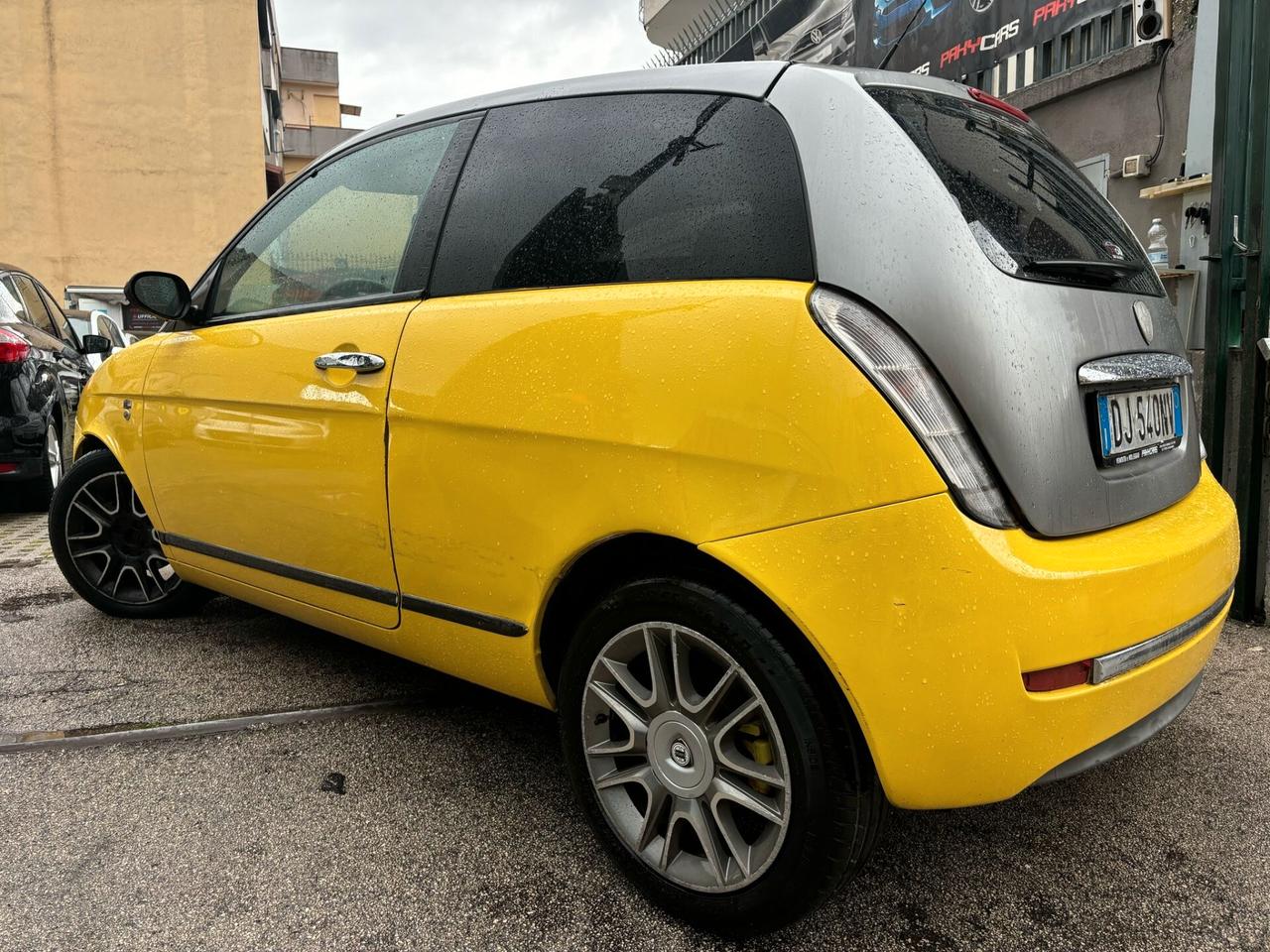Lancia Ypsilon 1.3 MJT 105 CV Sport MomoDesign
