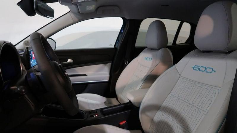 FIAT 600 600 1.2 hybrid La Prima 110cv auto