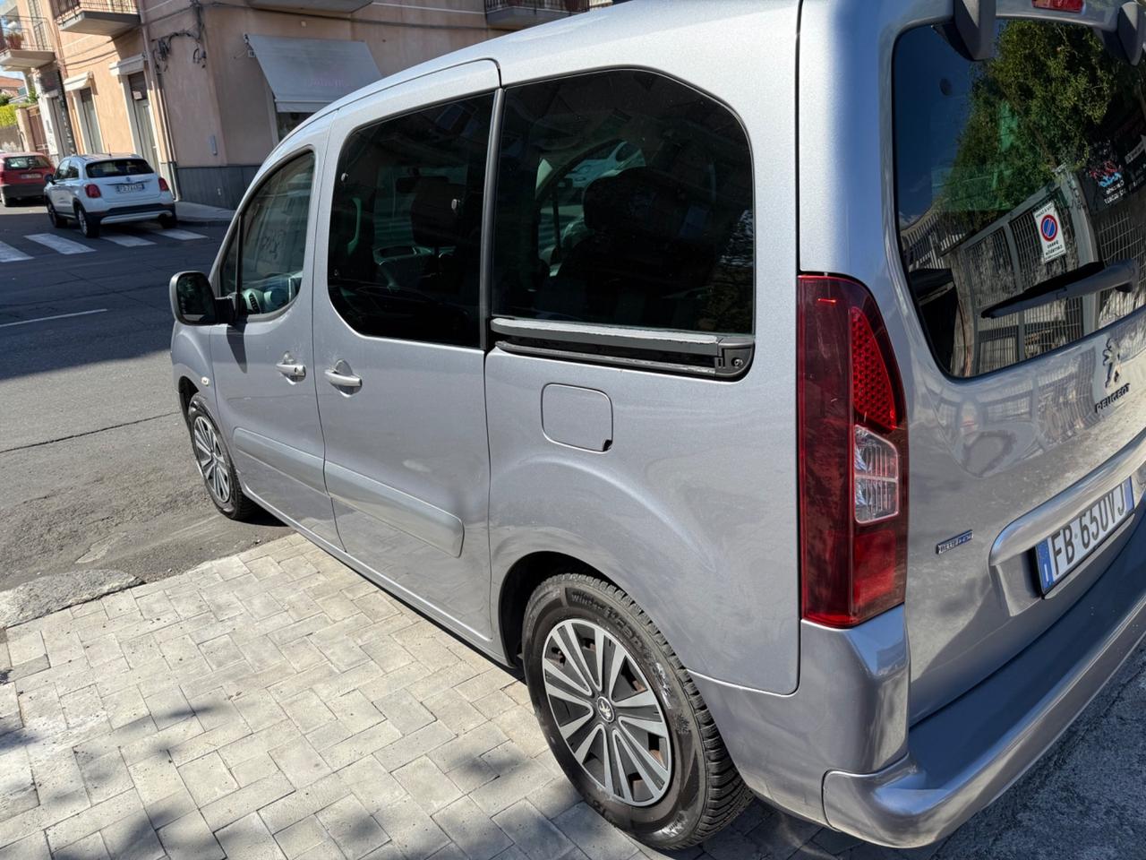 Peugeot Partner Tepee BlueHDi 100 Outdoor