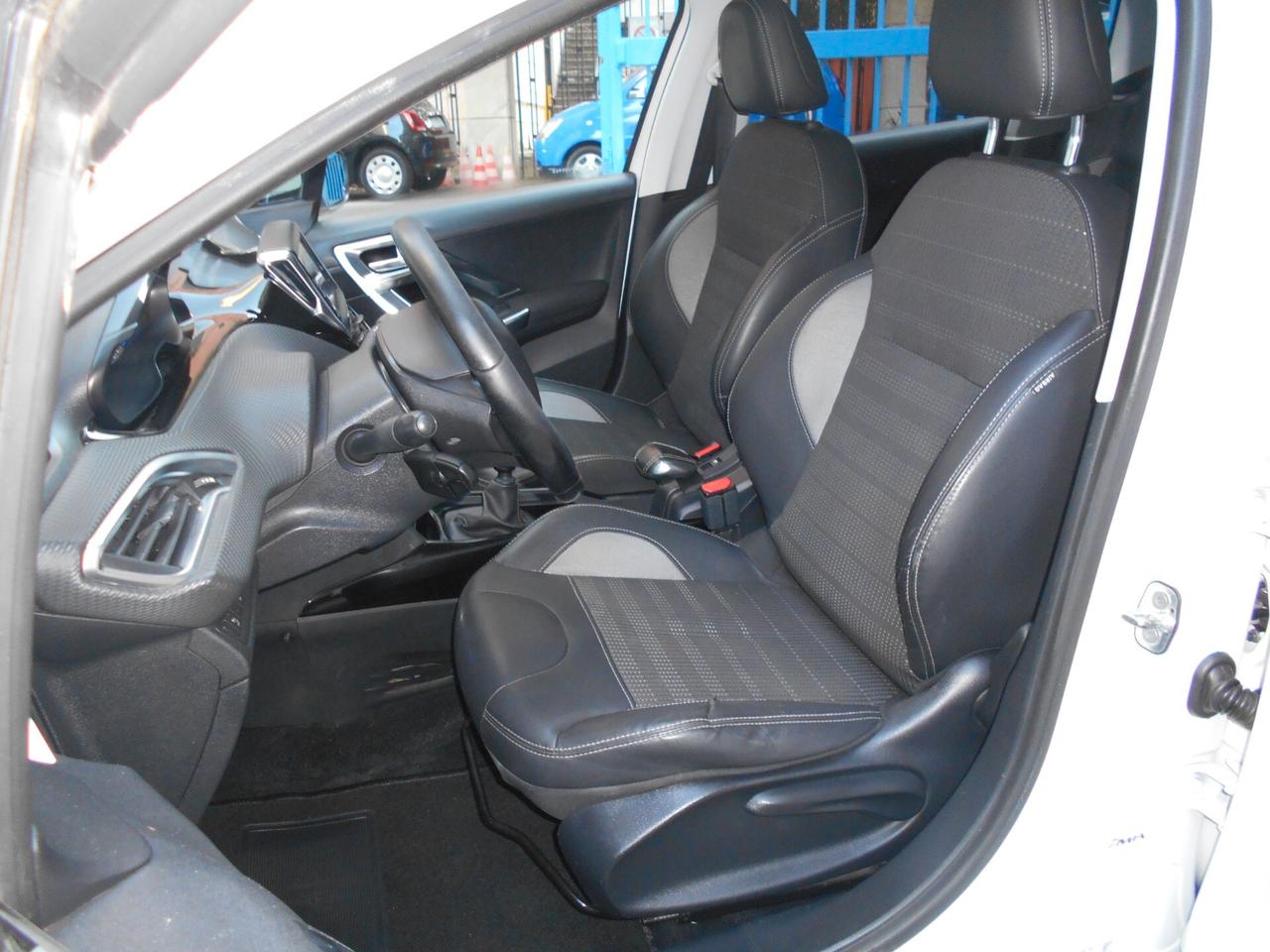 Peugeot 2008 BlueHDi 120 S&S Allure