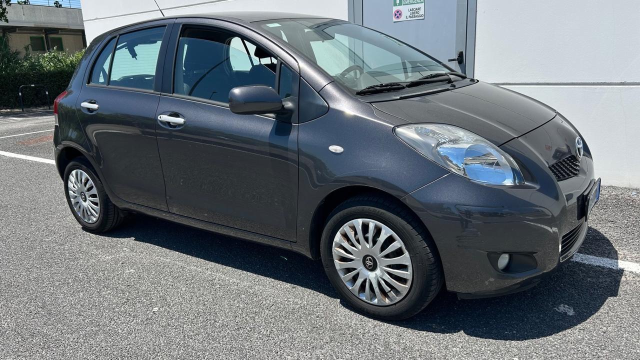TOYOTA YARIS 1.0 5 P sol.
