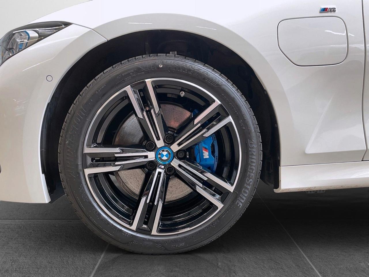 Bmw 330 BMW 330e Touring M-sport