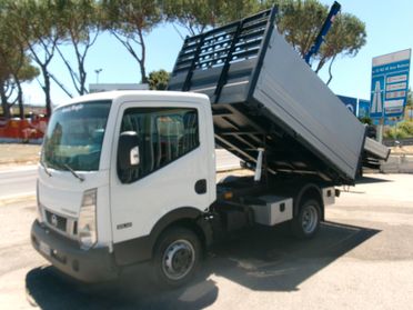 Nissan Cabstar NT 400 35-12 E5 RIBALTABILE TRILATERALE CON SOVRASPONDE GANCIO TRAINO