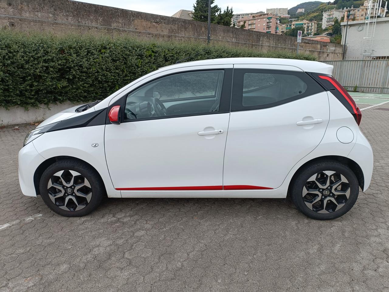 Toyota Aygo Connect 1.0 VVT-i 72 CV 5 porte x-clusiv
