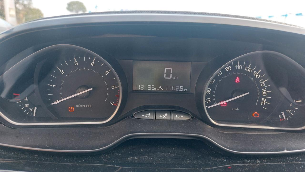 Peugeot 208 PureTech 82 5 porte Allure