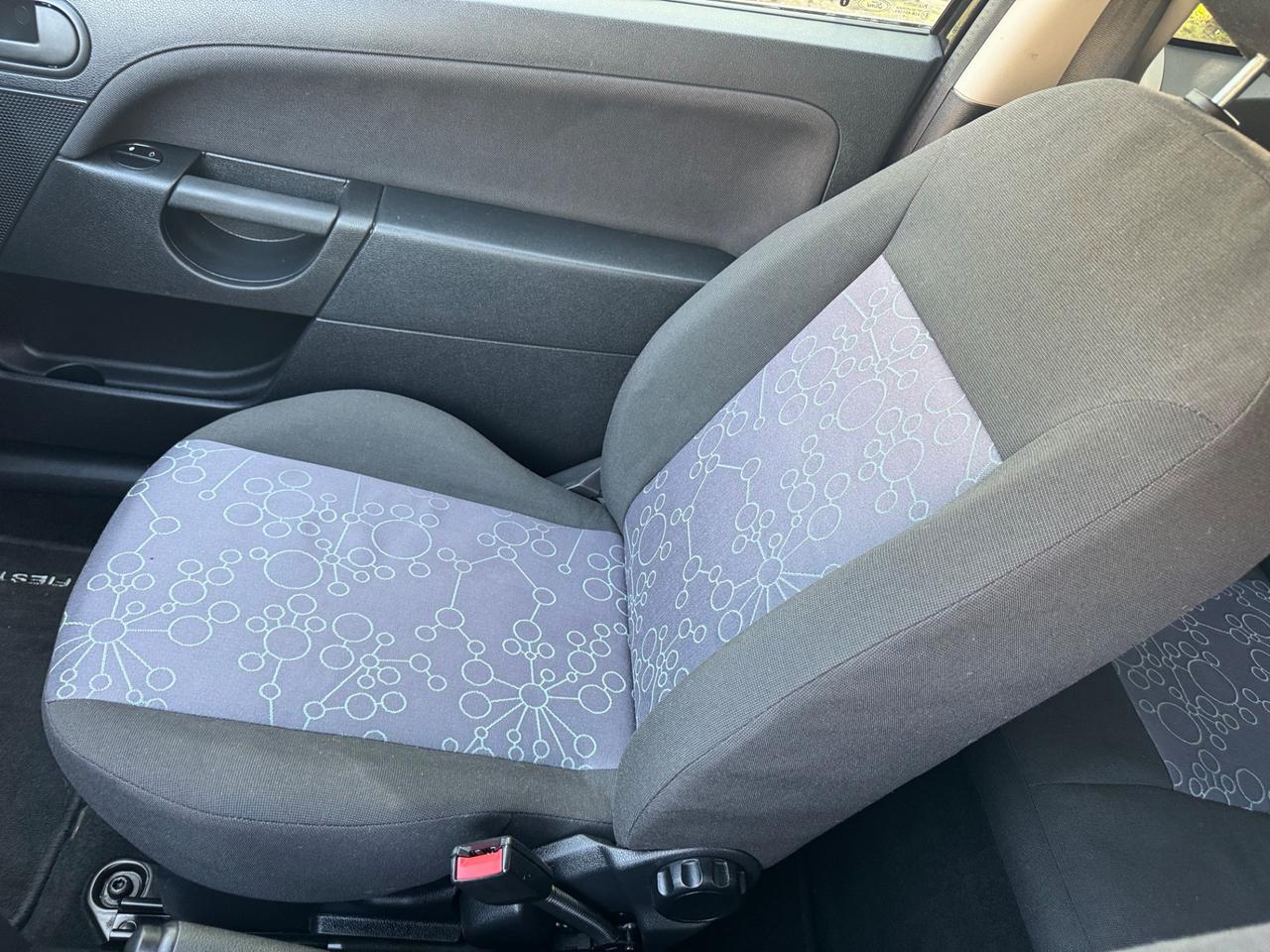 Ford Fiesta 1.2 16V 3p. neopatentati