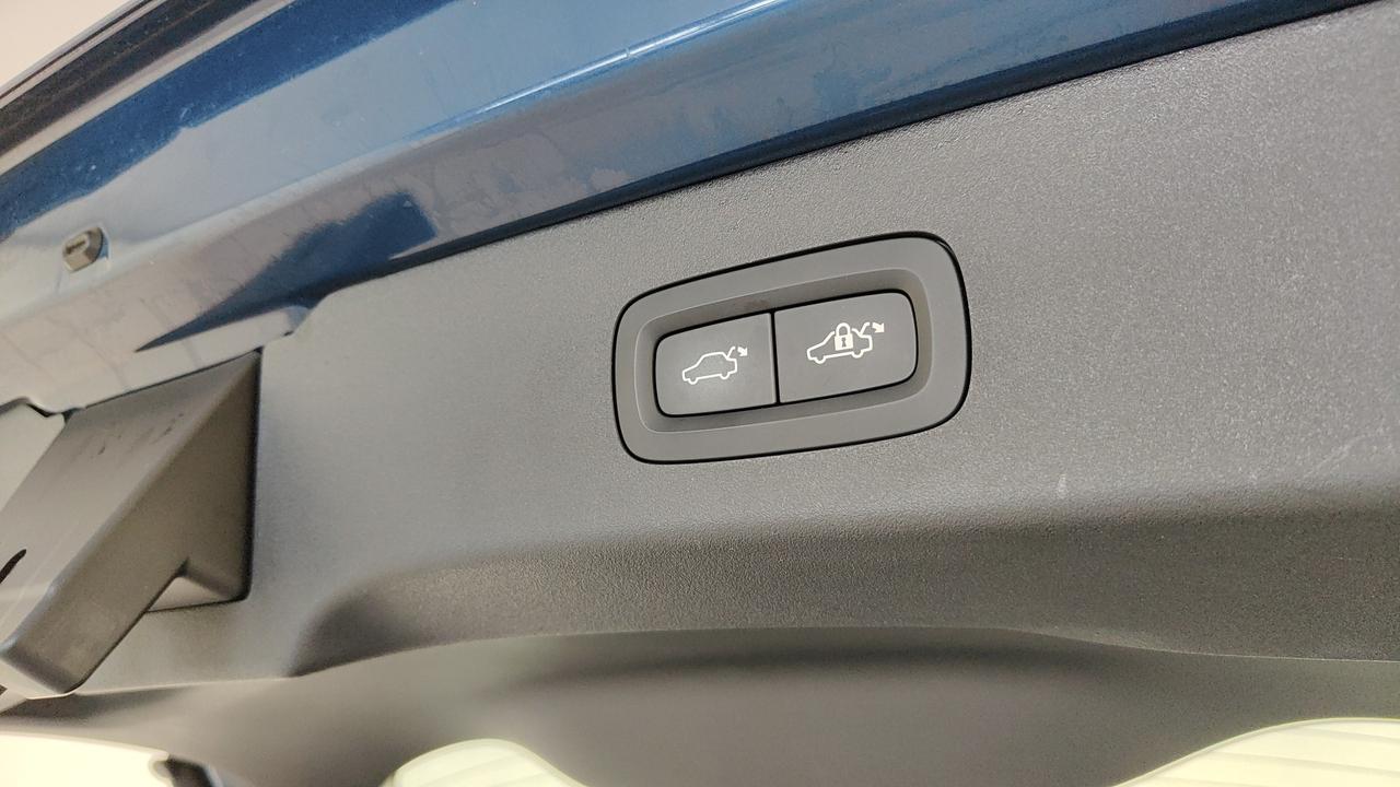 LYNK & CO 01 1.5 t hev auto
