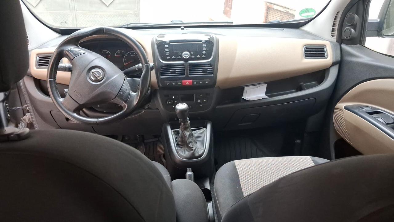 Opel Combo 1.6 CDTi 105CV Cosmo