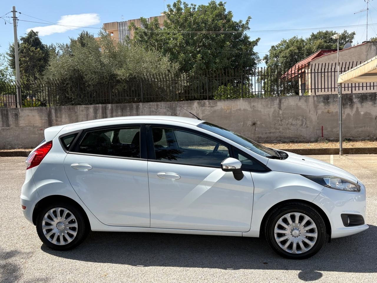 Ford Fiesta 1.5 TDCi 75CV 5 porte Titanium
