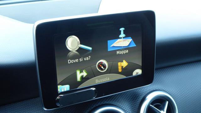 MERCEDES-BENZ A 160 d Automatic Business