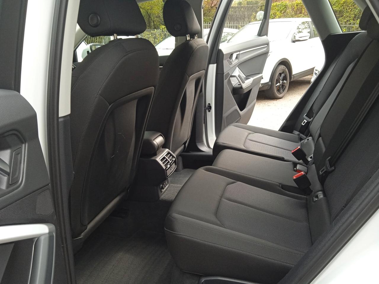 Audi Q3 40 TDI quattro S tronic Business Advanced