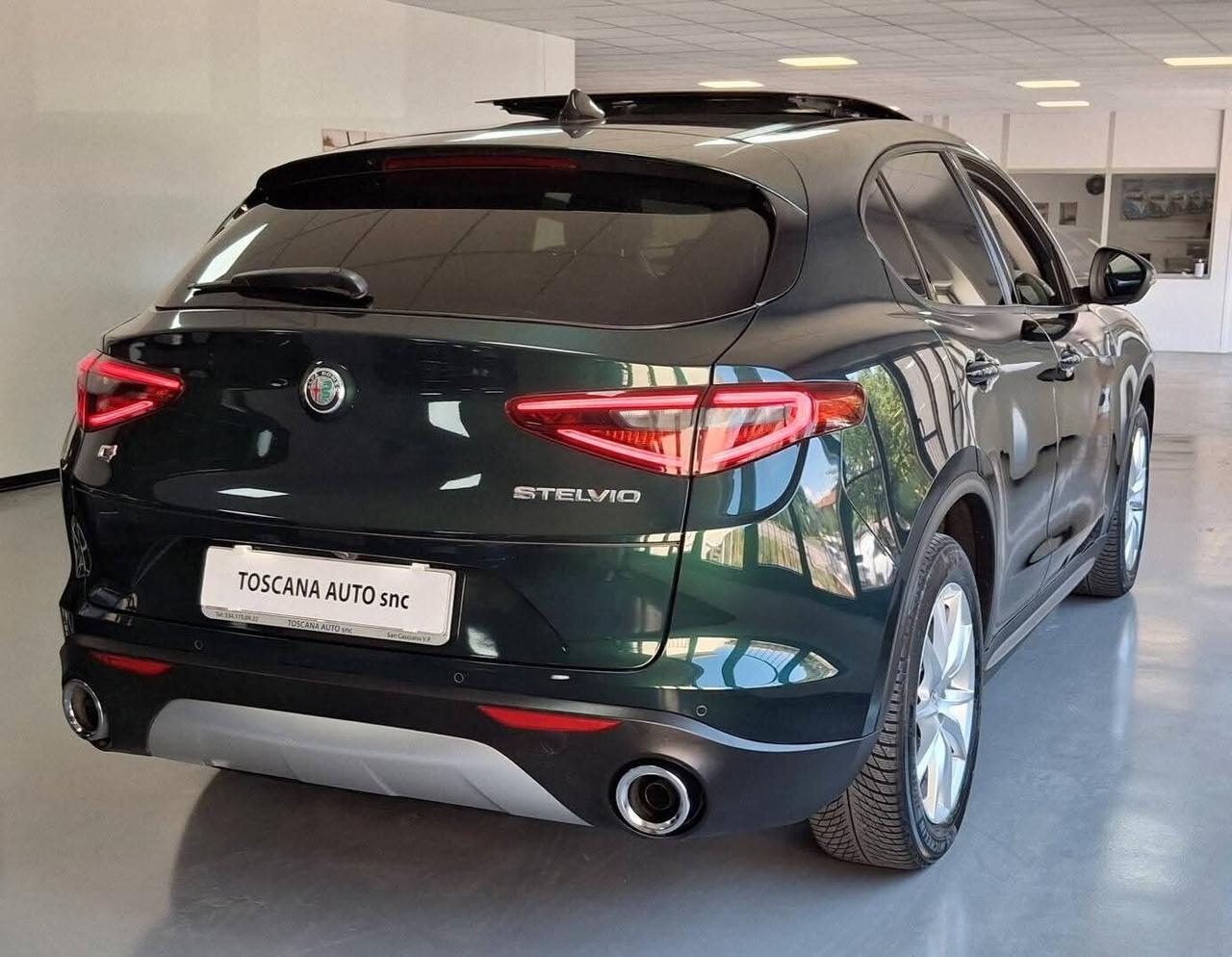 Alfa Stelvio 210 CV AT8 Q4 tetto panoramico
