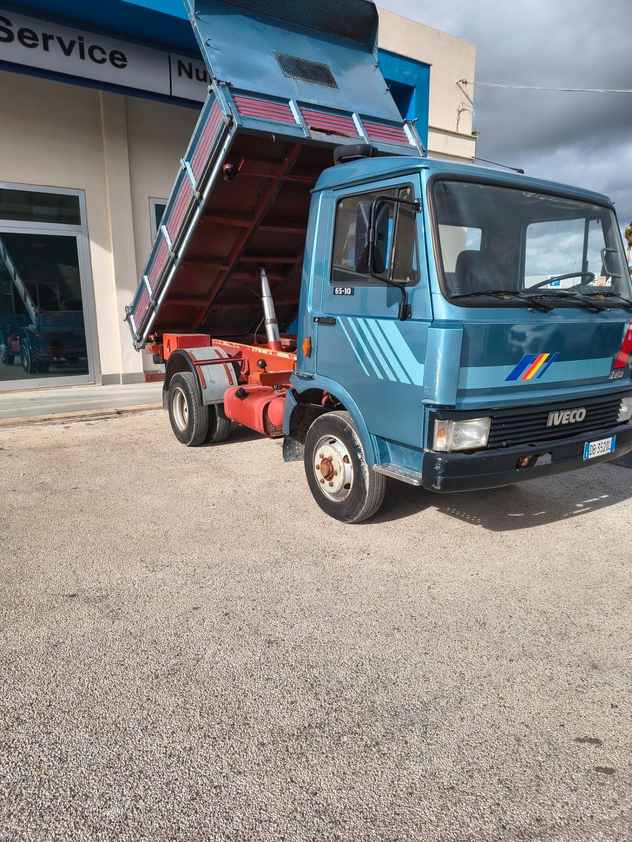 Iveco 65-10 Ribaltabile Trilaterale