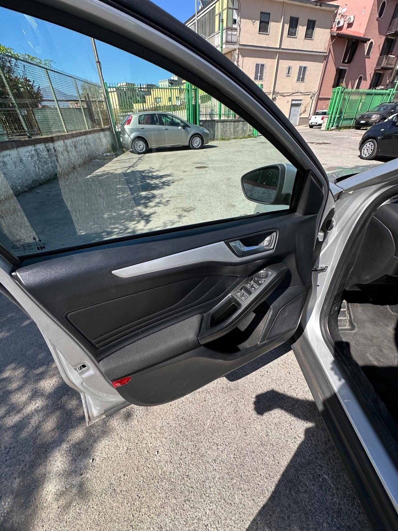 Ford Focus 1.0 EcoBoost 125 CV SW Business