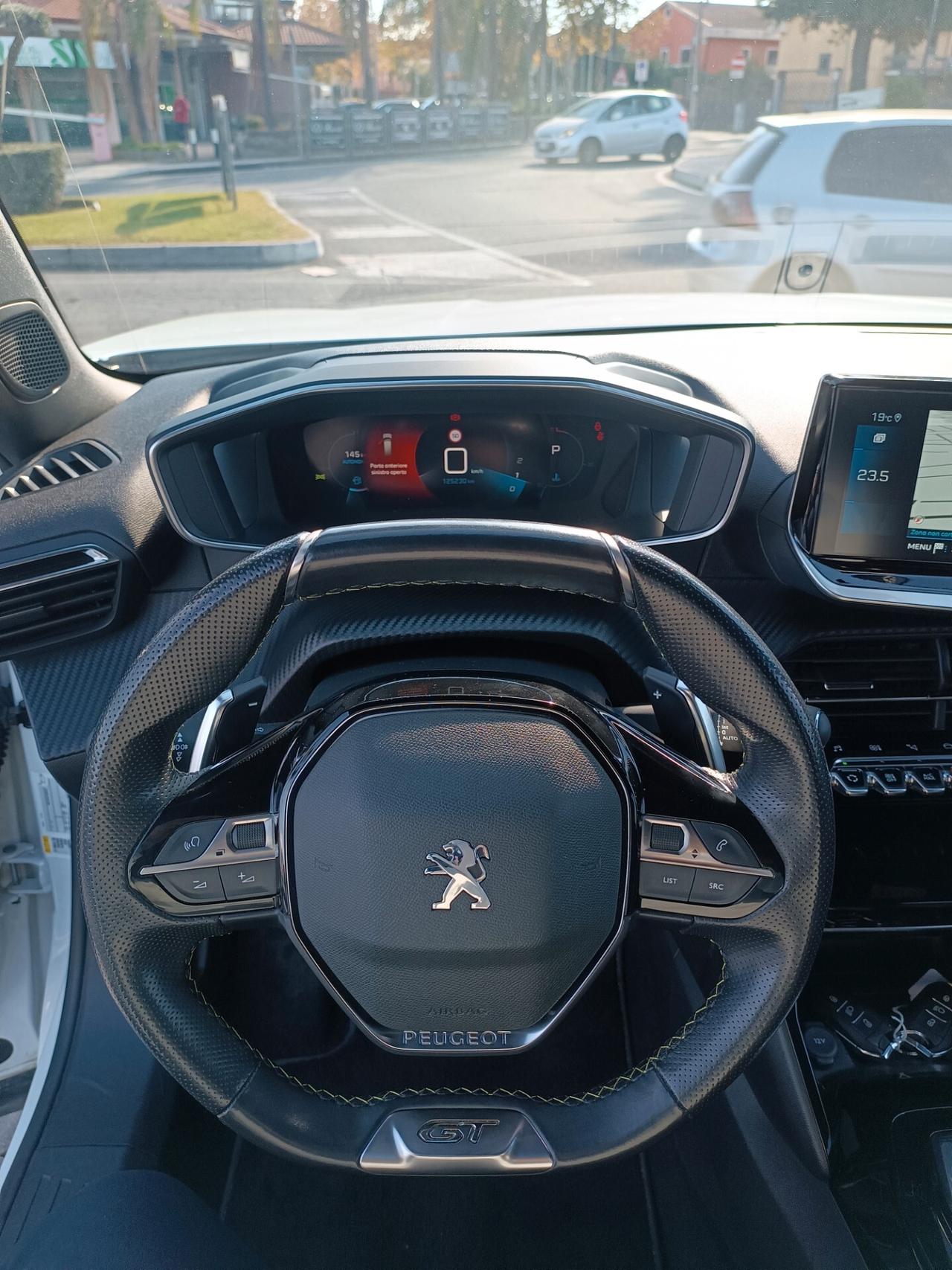 Peugeot 2008 BlueHDi 130 S&S EAT8 GT