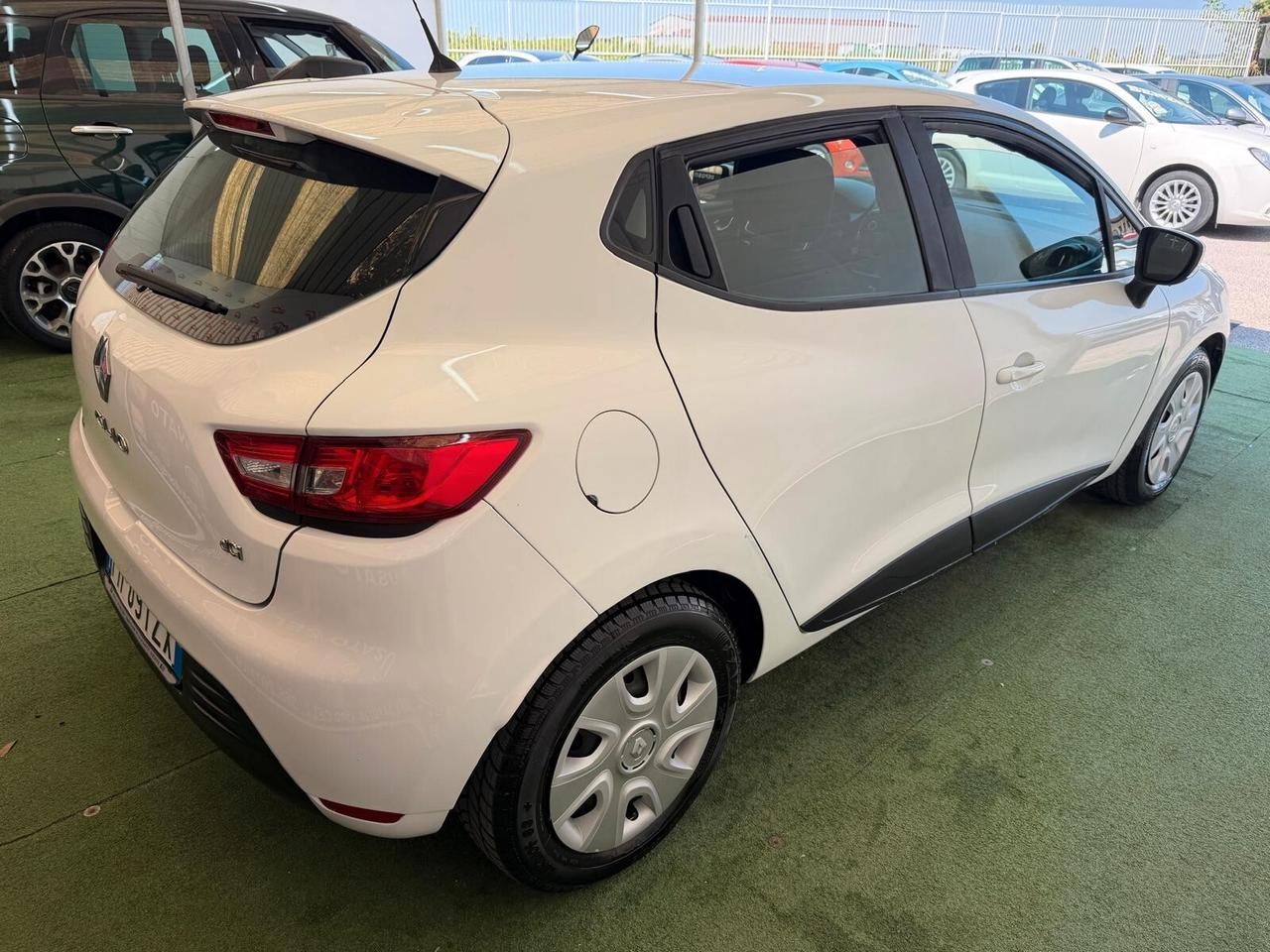 RENAULT CLIO 1.5 DIESEL 75CV AUTOCARRO