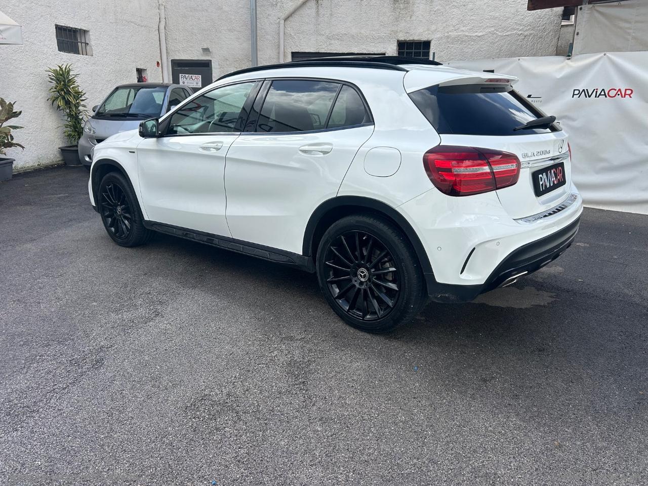 MERCEDES-BENZ GLA 200 d Automatic Premium NIGHT EDITION