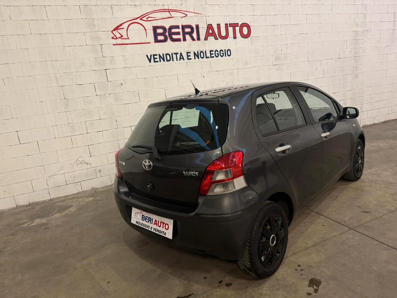 Toyota Yaris 1.0 5 porte Sol