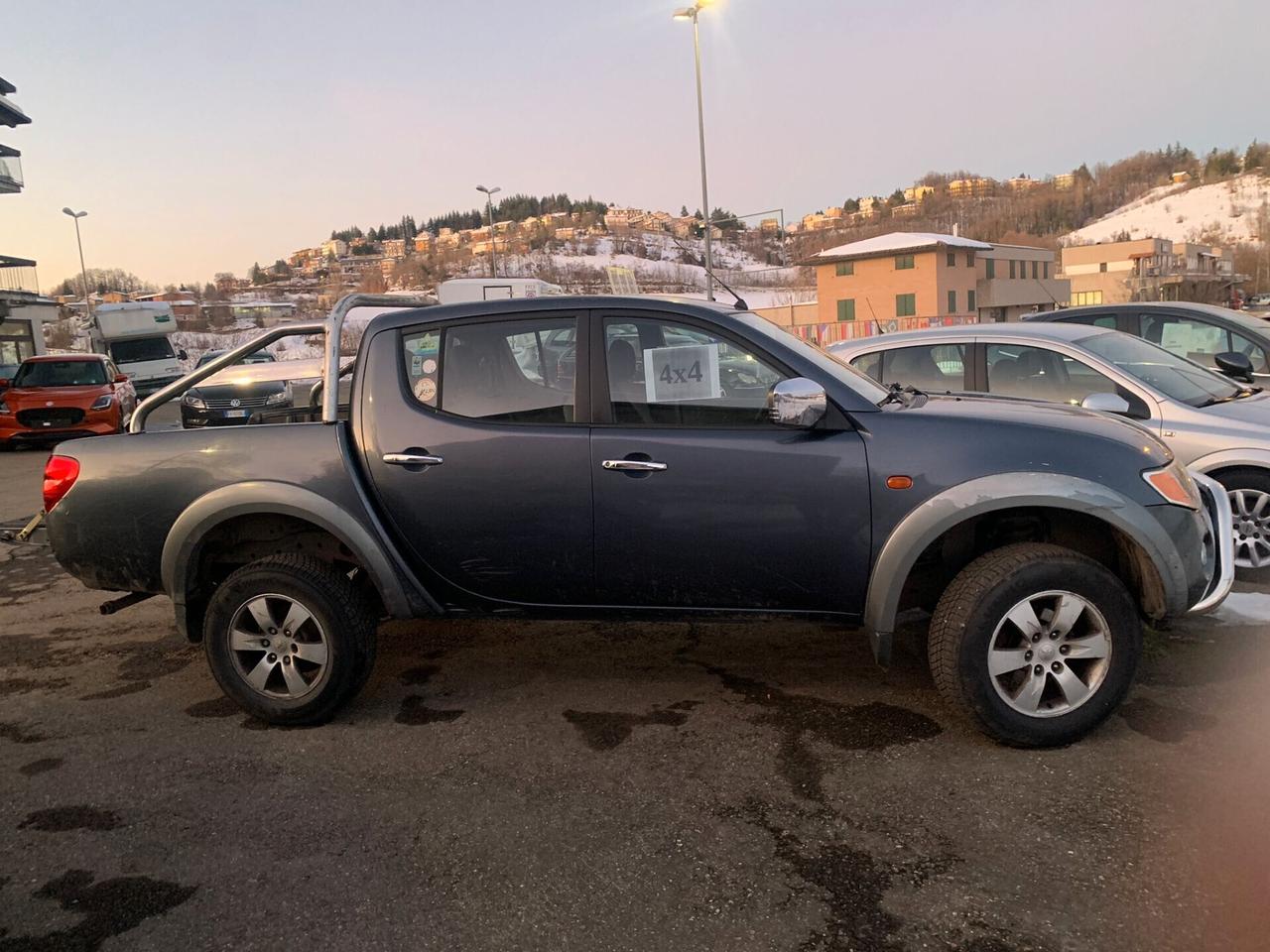 Mitsubishi L200 2.5 tdi/136CV-Intense ful-Pick up-doppia cabina-220000 km-anno 2006-sempre perfettamente manutentato