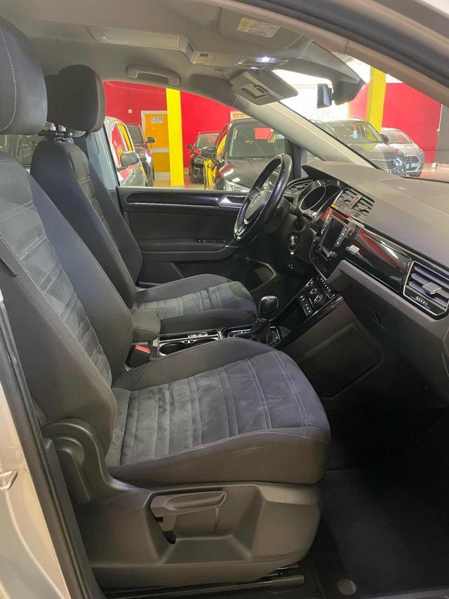 VOLKSWAGEN Touran 1.4 TSI DSG *FULL OPTION/LED/NAVI/TELC*