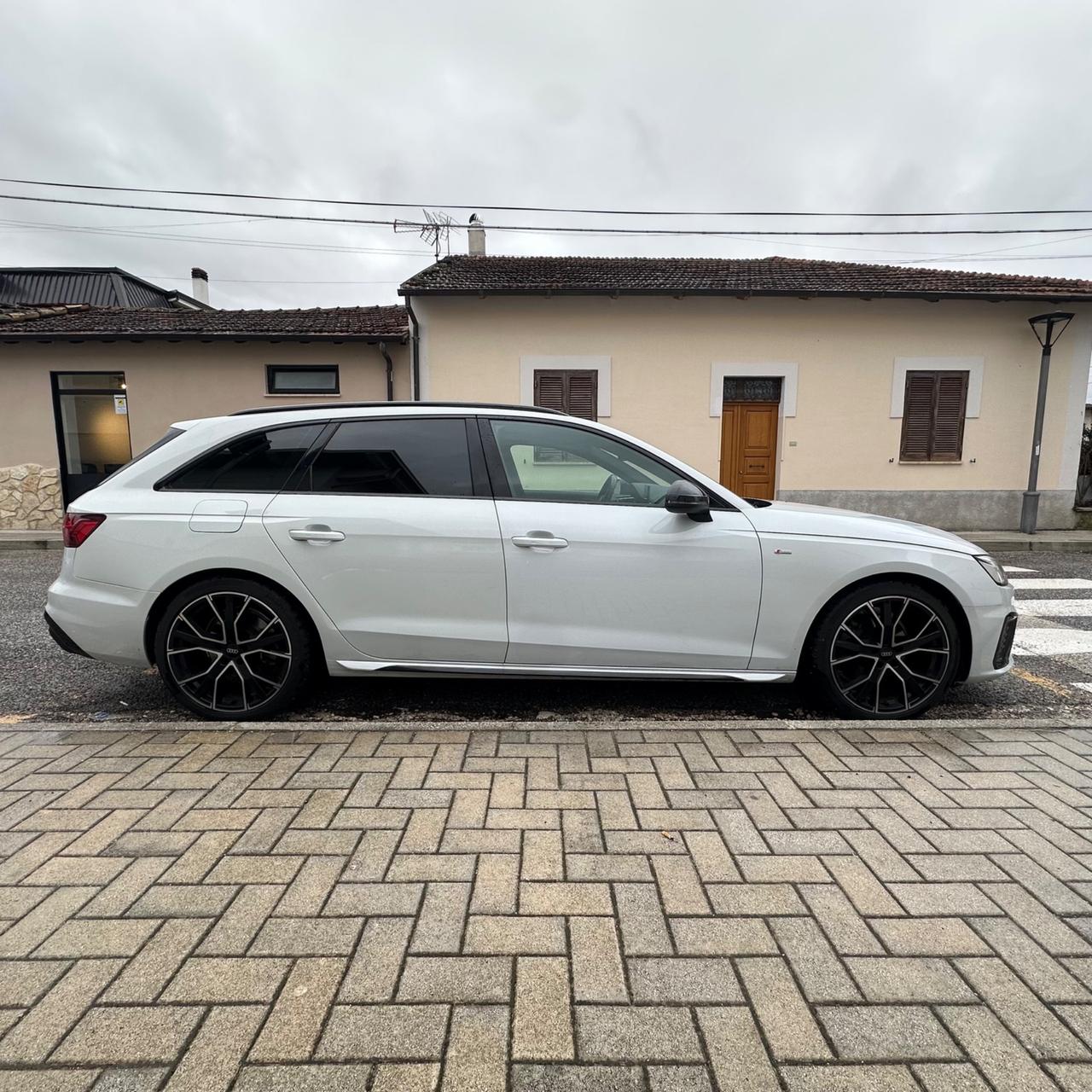 Audi A4 Avant 35 TDI/163 CV S tronic line edition