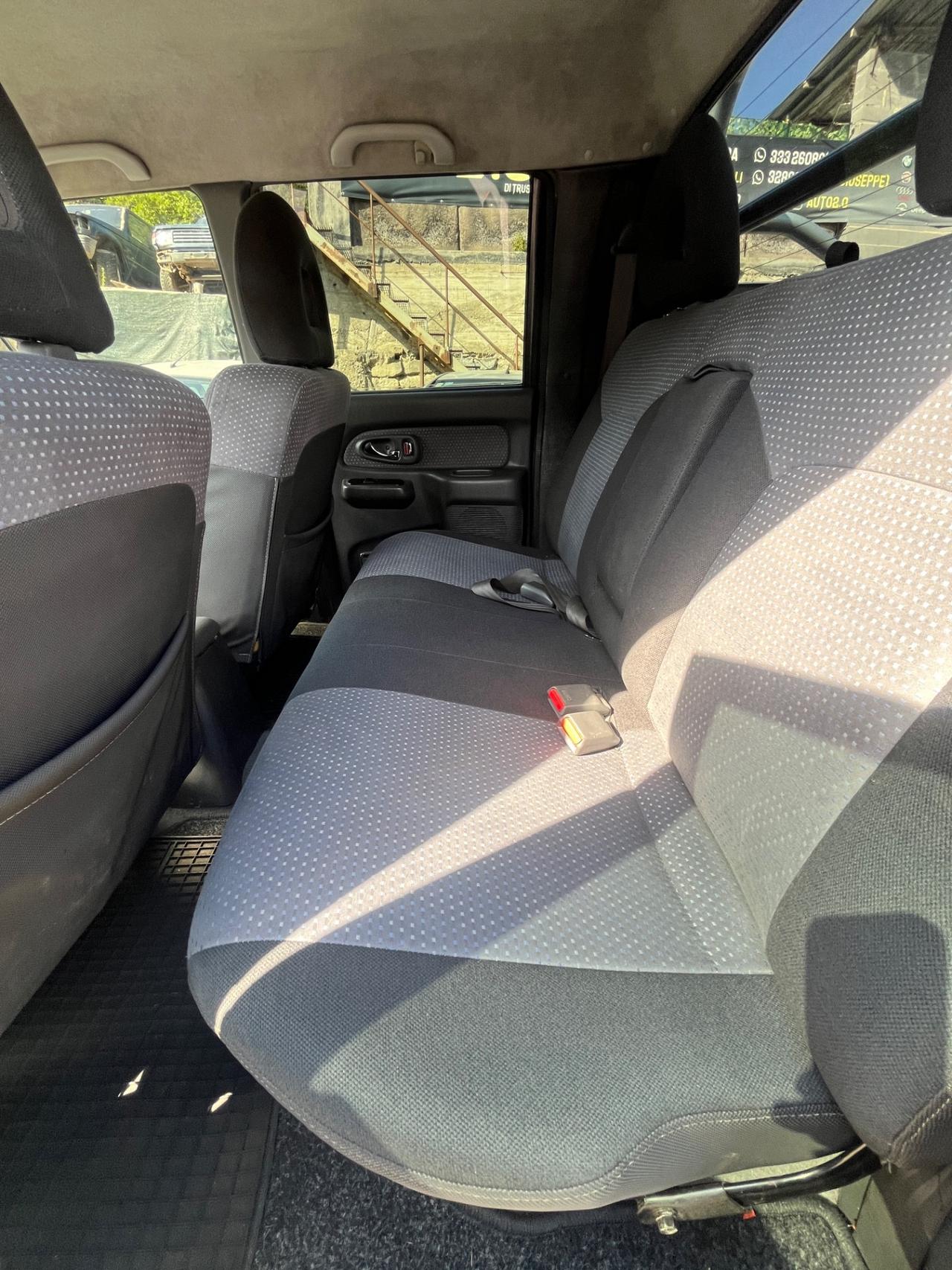 Mitsubishi L200 2.5 TDI 4WD Club Cab Pup. GLS Targ.