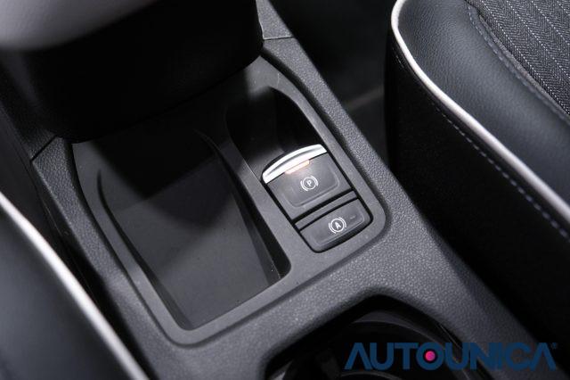 RENAULT Clio TCE 90 CV 5 PORTE TECHNO NEOPATENTATI