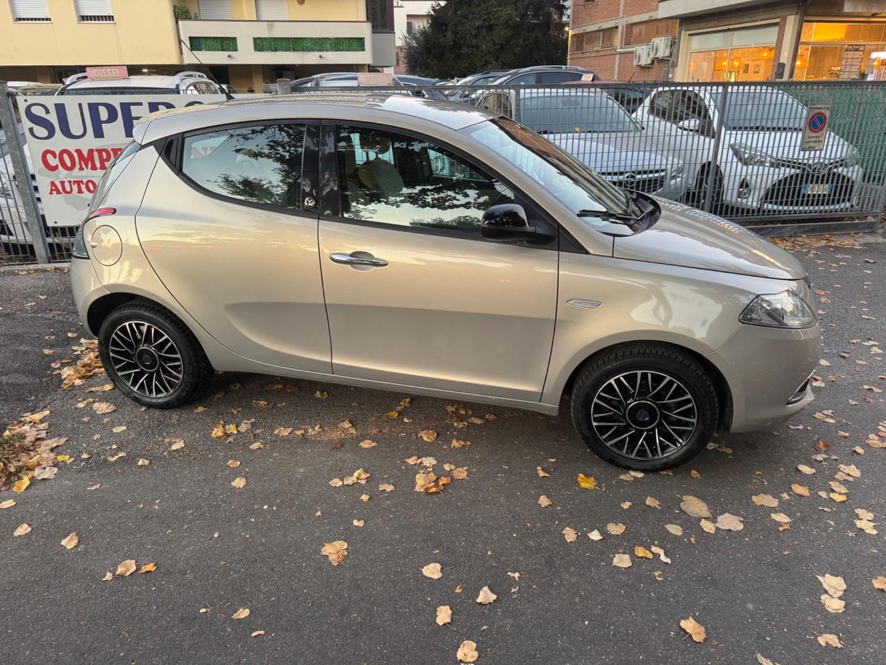 Lancia Ypsilon 1.3 MJT neopaten garanzia 12 mesi