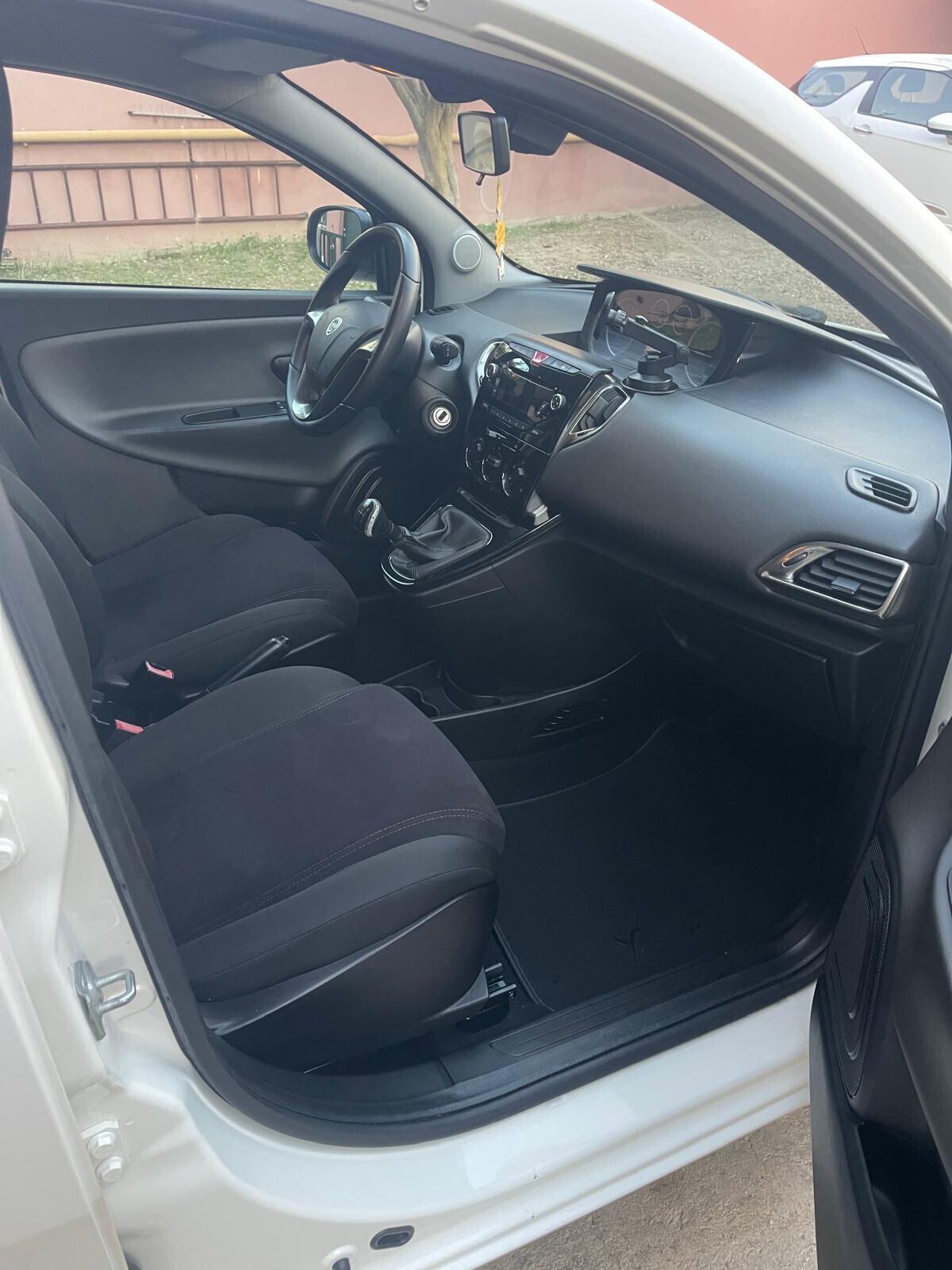 Lancia Ypsilon 1.3 MJT 16V 95 CV 5 porte S&S Platinum