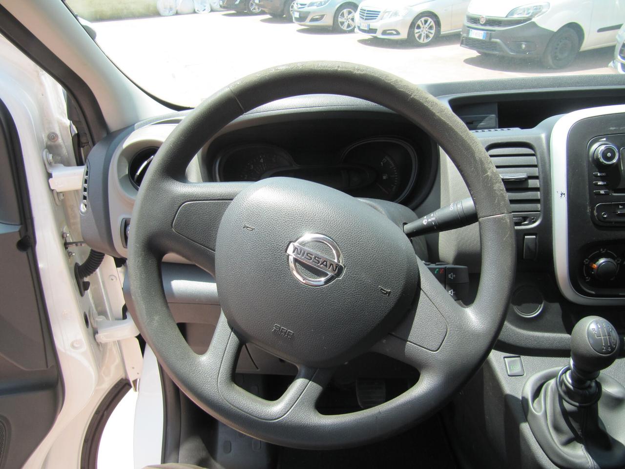 NISSAN NV300