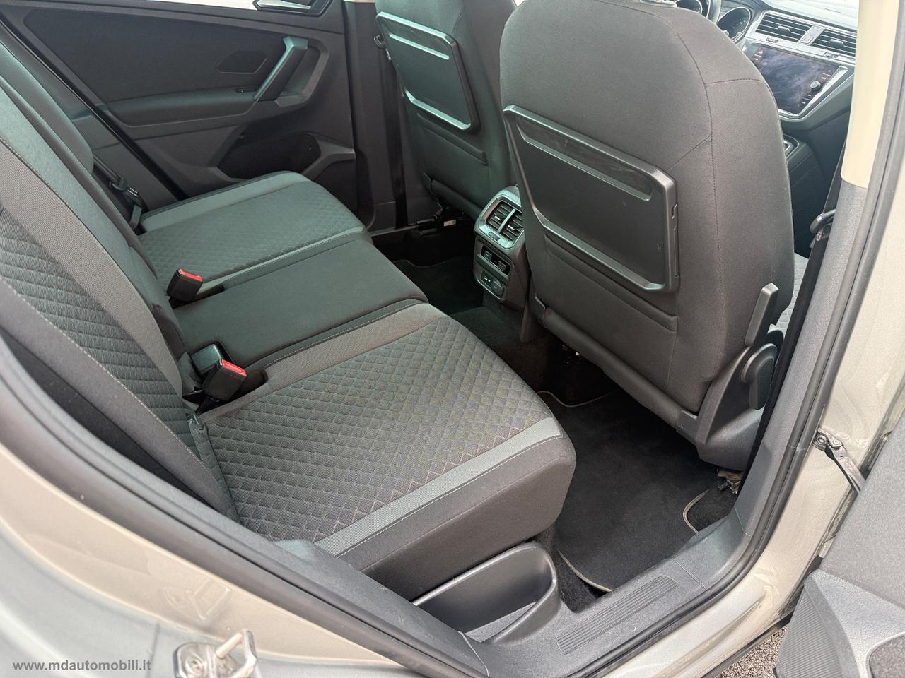 VOLKSWAGEN Tiguan 1.6 TDI Sport BMT R LINE IVA ESPOSTA