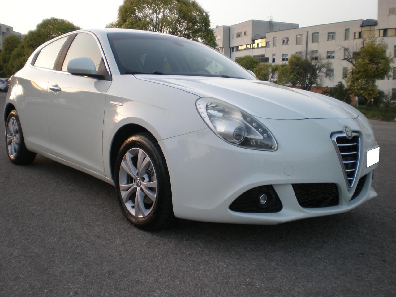 Alfa Giulietta 1.6 td, full, da vetrina