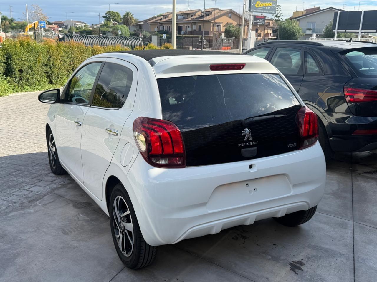 Peugeot 108 1.2 VTi Roland Garros
