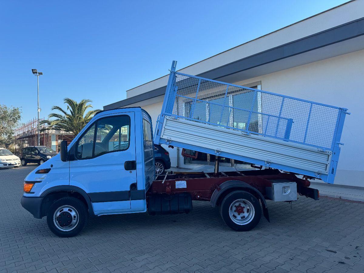 IVECO Daily 35C12 Ribaltabile Trilaterale Giardinaggio