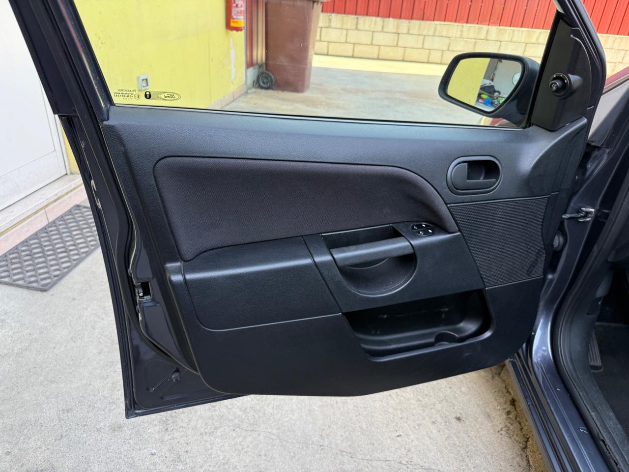 Ford Fiesta 1.4 TDCi 5p. Ghia