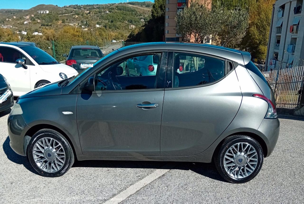 Lancia Ypsilon 1.3 MJT 16V 95 CV 5 porte S&S Silver