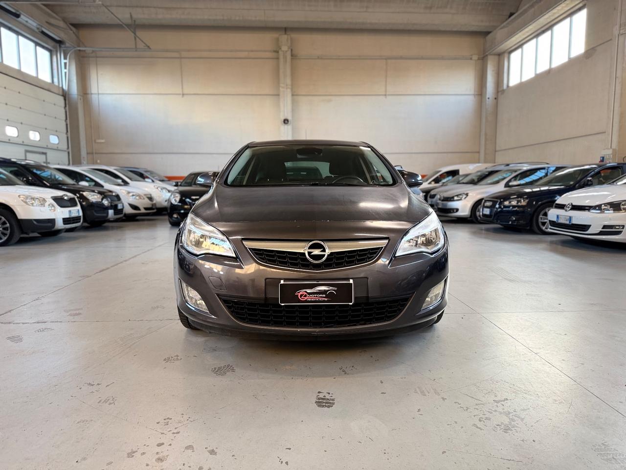 Opel Astra 1.4 100CV 5 porte Cosmo NEOPATENTATI