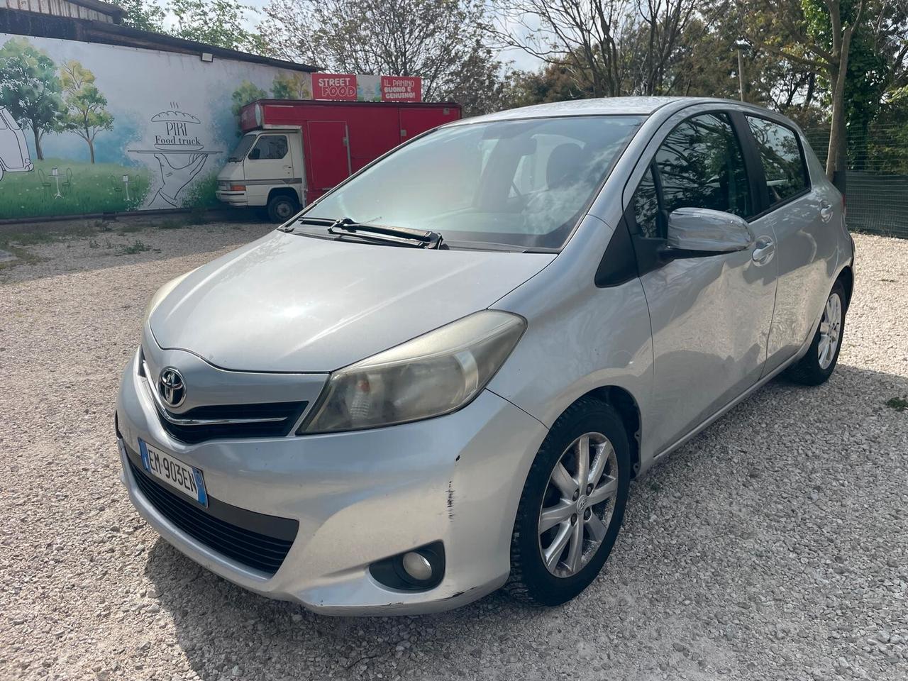 Toyota Yaris 1.4 D-4D 5 porte Lounge
