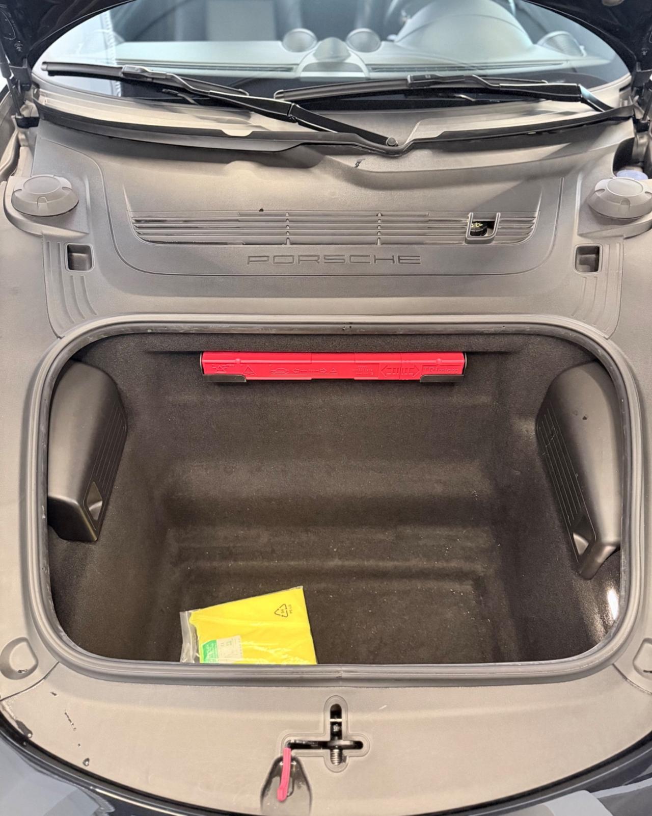 Porsche 718 Spyder Cayman 2.0