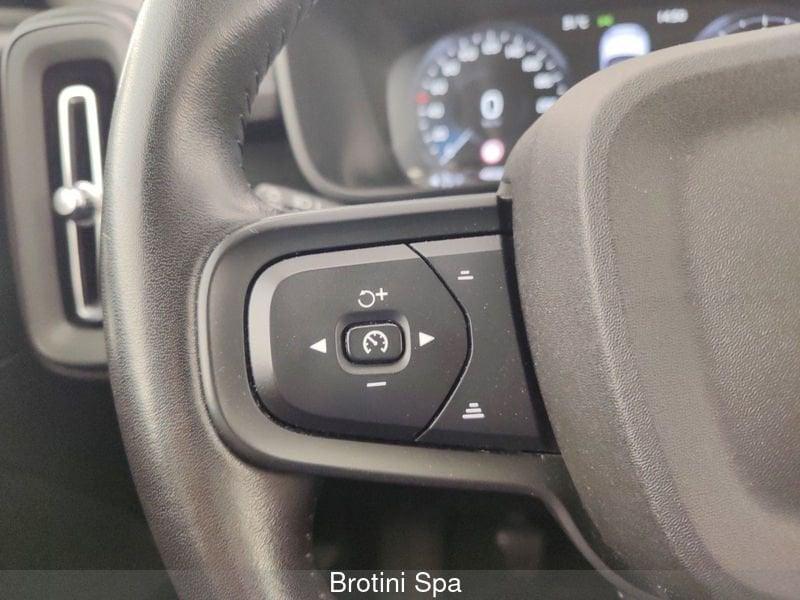 Volvo XC40 T2 Momentum Core