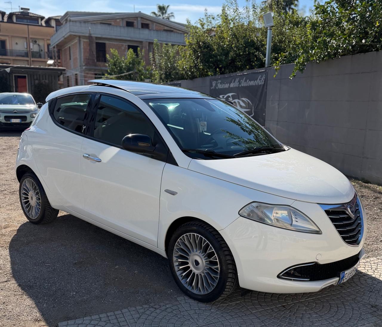 Lancia Ypsilon 1.3 MJT Tetto Apribile 16V 95 CV 5 porte S&S Platinum