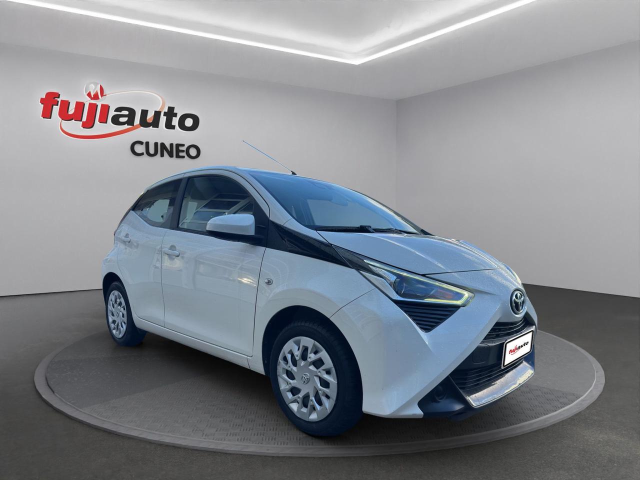 Toyota Aygo 5p 1.0 x-play 72cv