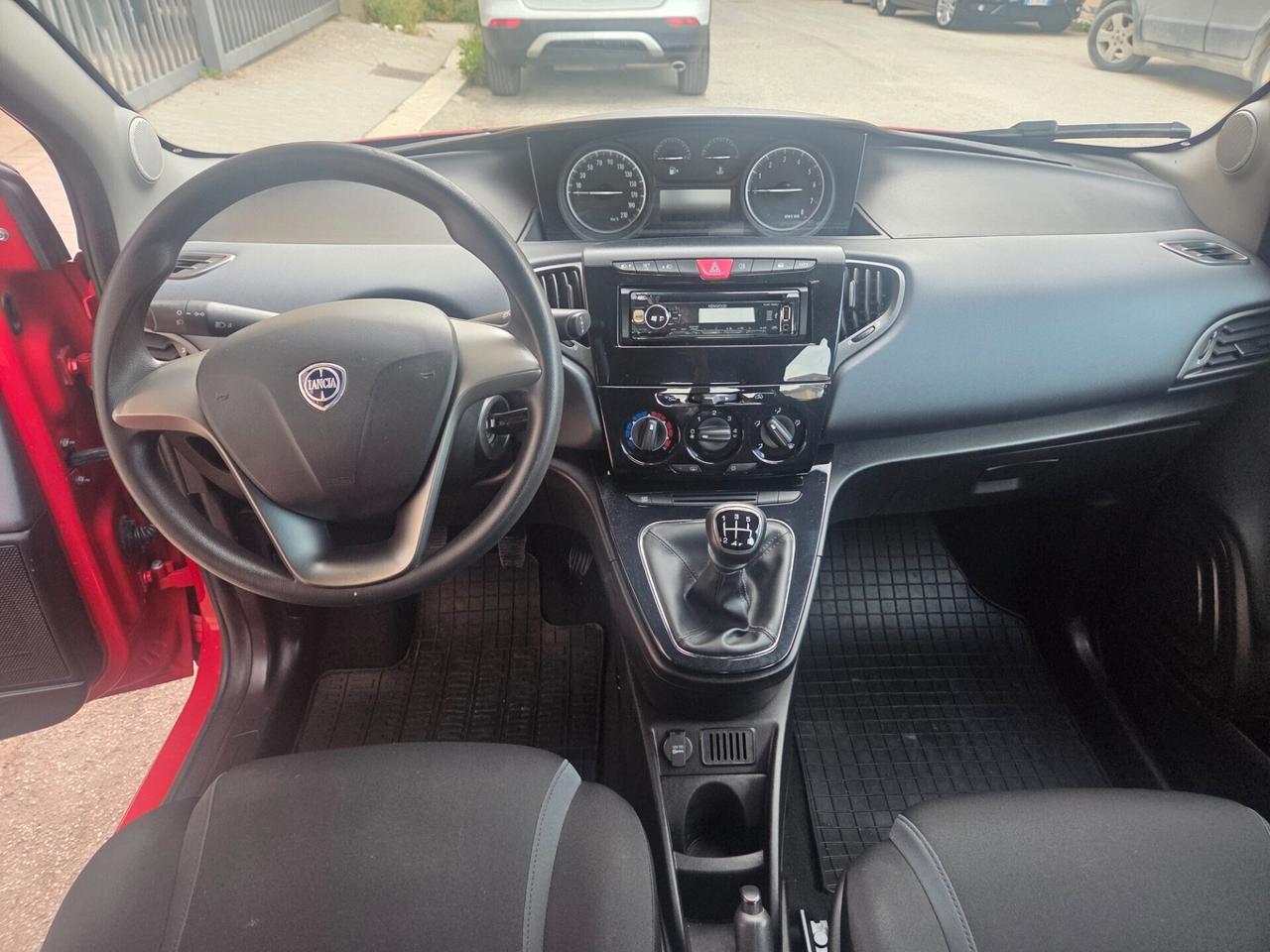 LANCIA YPSILON 1.2 BENZ 4 CILINDRI SOLI KM 66000 CERTIF