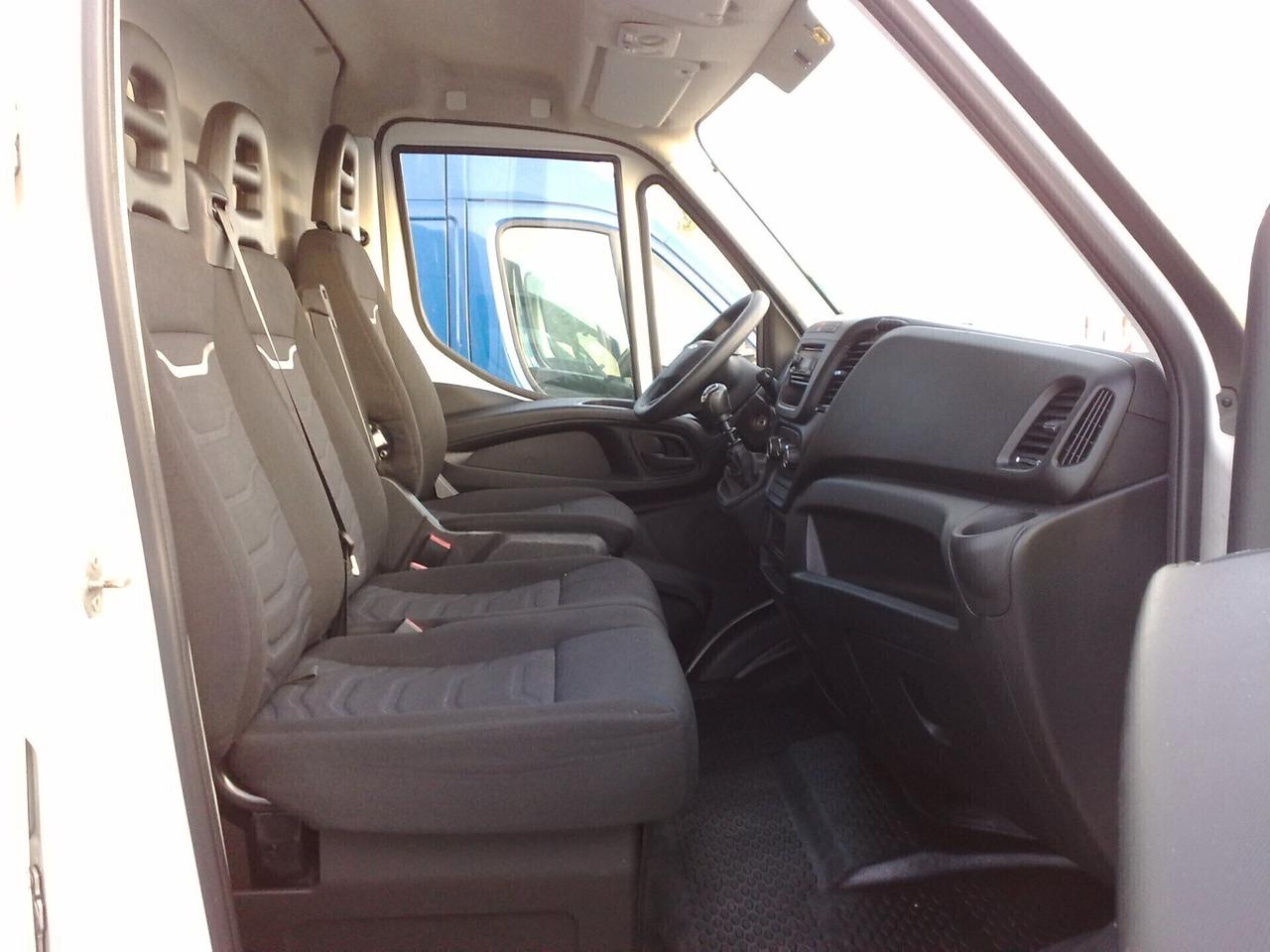 Iveco Daily 35s14 2.3hpt Furgone di serie - 2021