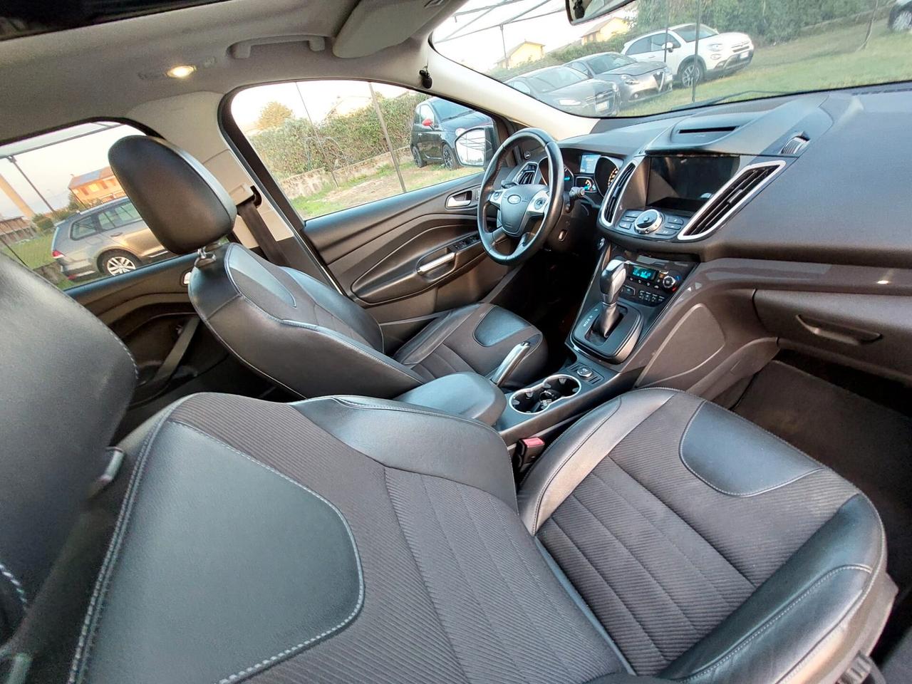 Ford Kuga 2.0 TDCI 150 CV S&S 4WD Powershift Titanium