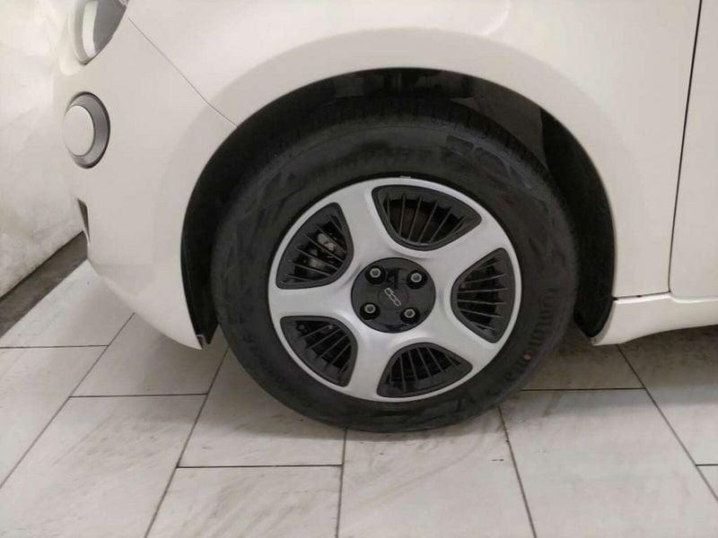 FIAT 500 500e 42 kWh Passion